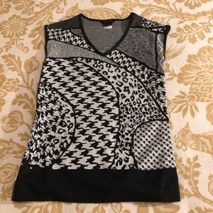 Simon Chang Sleeveless Sweater